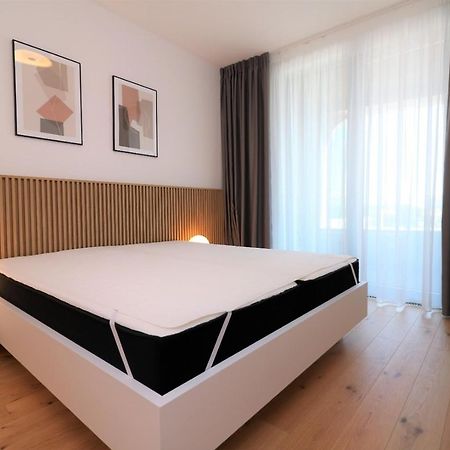 Sky Park New 1-Bedroom Apartment Bratislava Exteriér fotografie