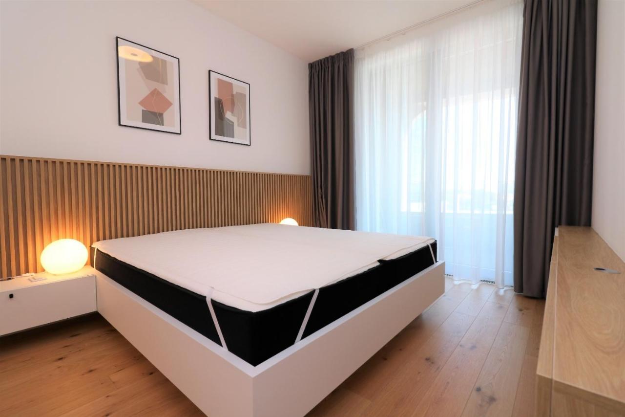 Sky Park New 1-Bedroom Apartment Bratislava Exteriér fotografie